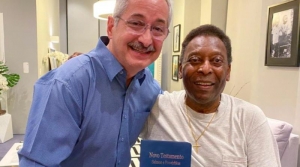 Pelé ganhou Novo Testamento antes de morrer