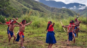 Tribo conhecida por decapitar inimigos agora espalha o Evangelho