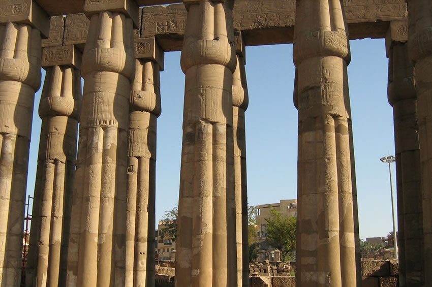 Coluna do “pórtico de Salomão” é desenterrada em Jerusalém