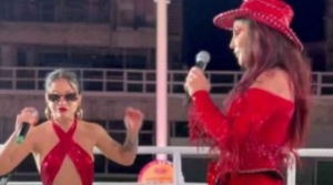 Ex-gospel, Priscilla Alcântara canta no Carnaval ao lado de Ivete: ‘Agora eu amo’