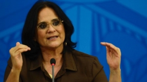 PSOL entra com pedido de cassação contra a senadora evangélica Damares Alves