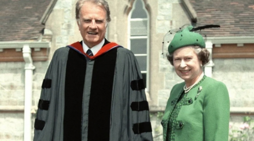 Billy Graham registrou interesse da rainha da Inglaterra pela Bíblia Sagrada