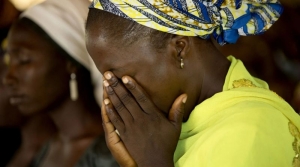 Extremistas matam cristã na Nigéria enquanto ela limpava igreja