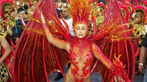 Frente Evangélica repudia escola de samba por deturpar o “dogma da Trindade”