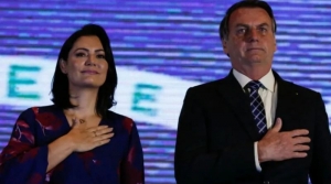 Primeira-dama compartilha trecho da Bíblia após derrota de Bolsonaro